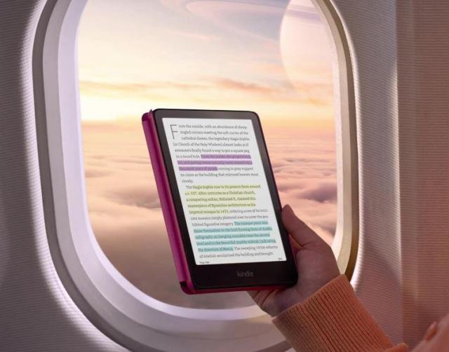 eBook четец Kindle Colorsoft  Signature Edition (2024), 7" (17.8 cm), 300 ppi, 32GB, Wireless / Bluetooth/ USB Type-C, Metalilic Black