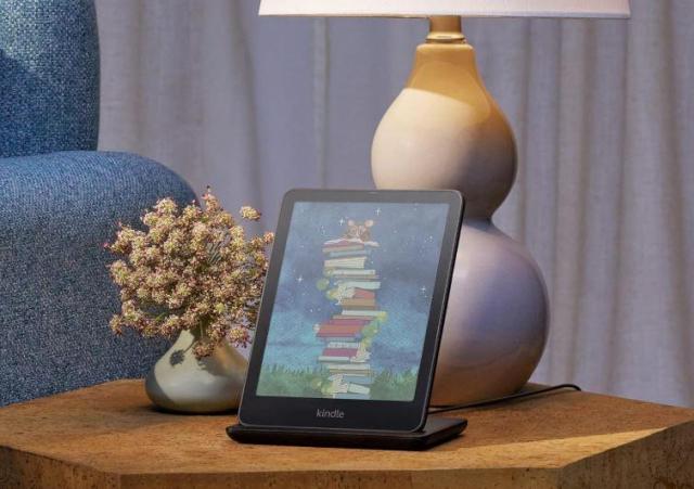 eBook четец Kindle Colorsoft  Signature Edition (2024), 7" (17.8 cm), 300 ppi, 32GB, Wireless / Bluetooth/ USB Type-C, Metalilic Black