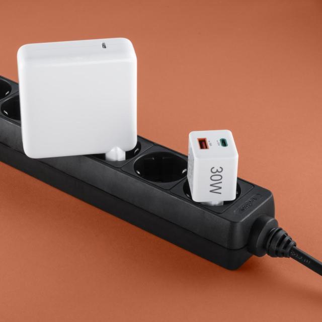 HAMA Бързо мини зарядно, 30W, 1x USB-C, 1x USB-A, PD, бял