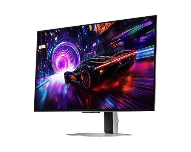 Монитор Samsung Odyssey OLED G8 G81SF, 32" (81.28cm) 4K UHD QD-OLED панел, 240Hz, 0.03ms(GTG) , 1 000,000:1, 260cd/m2, 2x HDMI, DP, USB