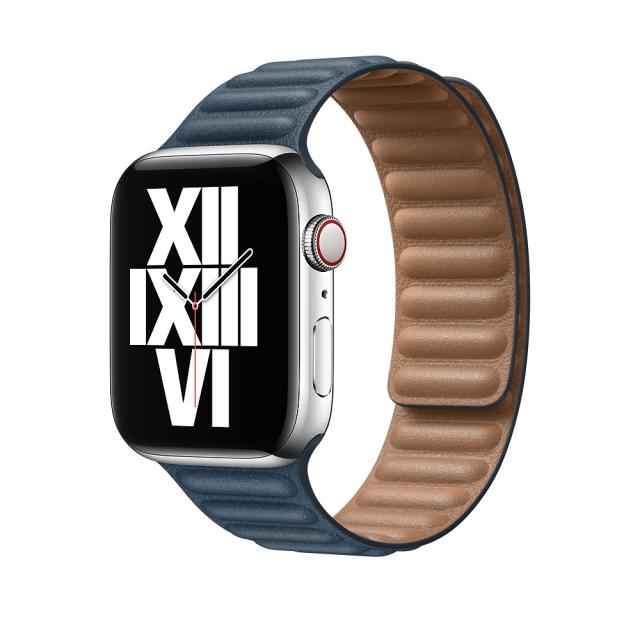 Каишка за часовник Apple Watch 44mm Band: Baltic Blue Leather Link - Small (Seasonal Fall 2020)