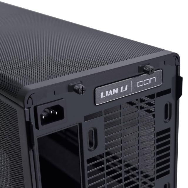 Кутия Lian Li DAN A3 Wood Edition Black, Micro Tower, 2x USB 3.0, 1x USB 3.1 TYPE-C, 1x Audio, Tempered Glass, M-ATX / ITX