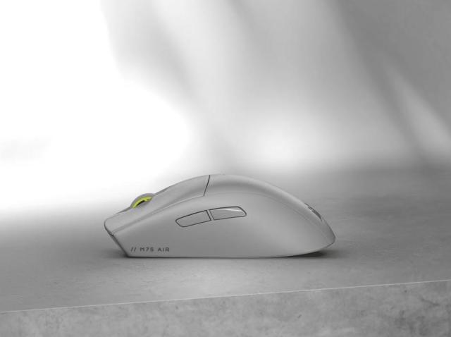 Геймърска мишка CORSAIR M75 AIR WIRELESS Ultra-Lightweight, 26 000 DPI, Optical, Light Gray