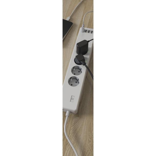 Смарт разклонител HAMA Wi-Fi  2.4Ghz, 4 гнезда, 4xUSB, 1.7 m, бял
