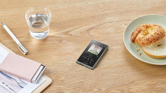Mp3 плейър Sony NW-A105, 16GB, Hi-Res Audio, NFC/Bluetooth, green