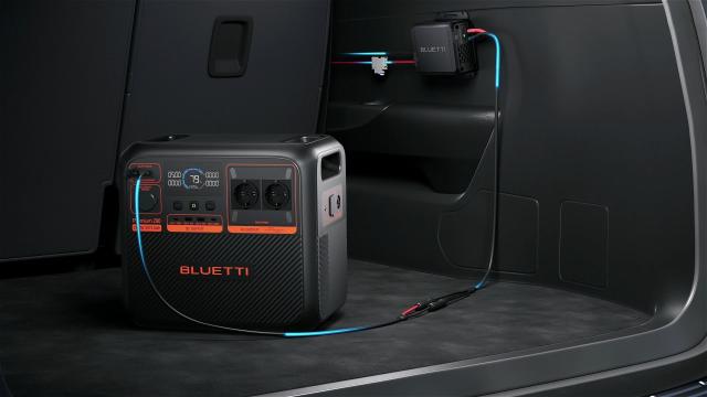 Преносима захранваща станция Bluetti Portable Power Station Premium 200 V2, 2700W / 2073.6 Wh