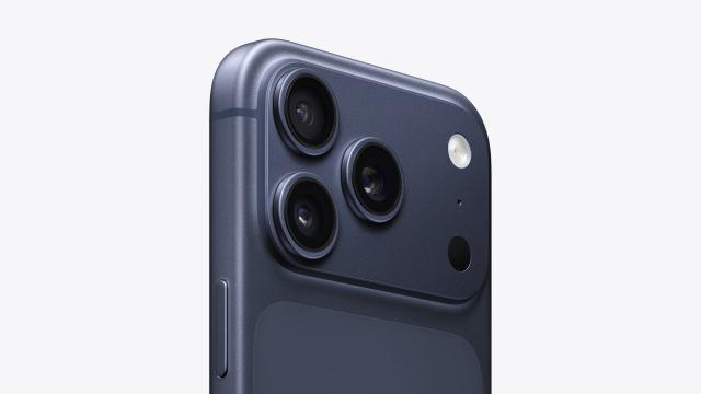 Смартфон Apple iPhone 17 Pro Deep Blue, 6.3" (16cm) Super Retina XDR OLED Dolby Vision, Apple A19 Pro 16C (2x 4.2 / 4x 2.5 GHz), 12GB RAM, 1TB Flash памет, 48 + 48 + 48 & 18 Mpix камери, iOS, 233g