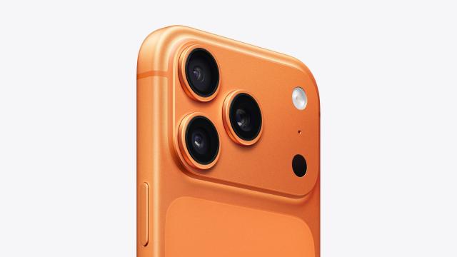 Смартфон Apple iPhone 17 Pro Cosmic Orange, 6.3" (16cm) Super Retina XDR OLED Dolby Vision, Apple A19 Pro 16C (2x 4.2 / 4x 2.5 GHz), 12GB RAM, 256GB Flash памет, 48 + 48 + 48 & 18 Mpix камери, iOS, 233g