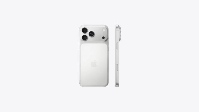 Смартфон Apple iPhone 17 Pro Max Silver, 6.9" (17.52cm) Super Retina XDR OLED дисплей, Apple A19 Pro 16C (2x 4.2 / 4x 2.5 GHz), 12GB RAM, 256GB Flash памет, 48 + 48 + 48 & 18 Mpix камери, iOS, 233g