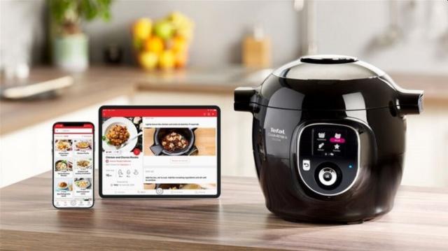 Мултикукър Tefal CY855830 Cook4me Connect + 150 BG recipes, 6L, black