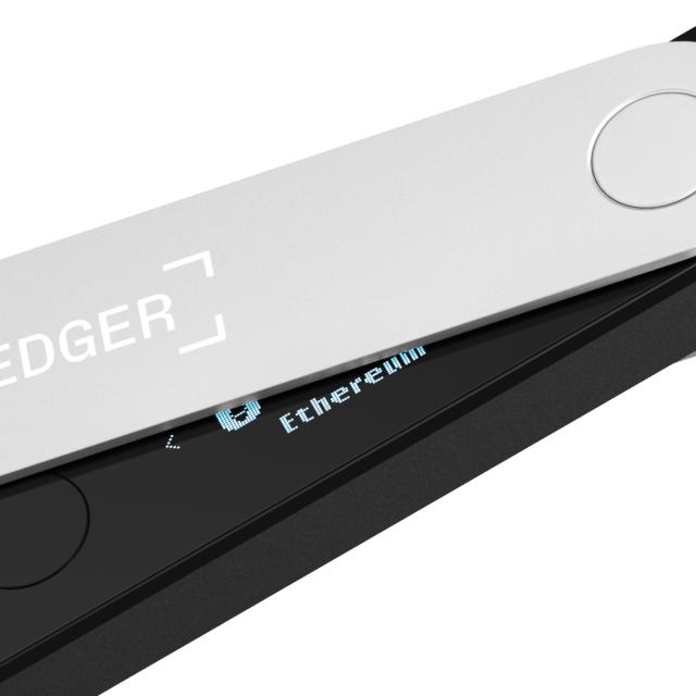 Крипто портфейл Ledger Nano X Onyx Black, Bluetooth, USB Type-C