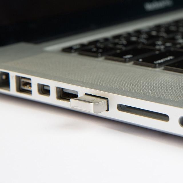 Памет Transcend 64GB JETFLASH 710, USB 3.1, Silver Plating