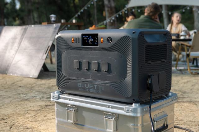 Преносима захранваща станция, Bluetti Station Apex 300, 3840W / 2764.8 Wh