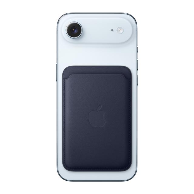 Портфейл Apple iPhone FineWoven Wallet with MagSafe, Black