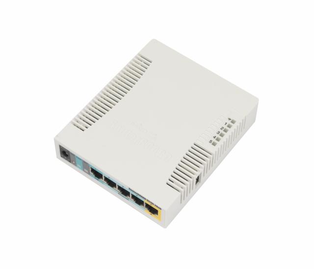 Рутер MikroTik RB951Ui-2HnD, 600MHz, 128MB, 2.4GHz, Wireless N, 1000mW, USB, 5x 10/100 Ethernet Port