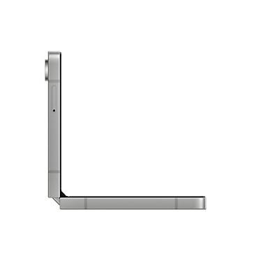 Смартфон Samsung Galaxy Z Flip6 Silver, поддържа 2 sim карти, 6.7" (17.01 cm) Foldable Dynamic AMOLED 2X 120Hz дисплей, осемядрен Snapdragon 8 Gen 3 3.39GHz, 12GB RAM, 512GB Flash памет, 50 + 12 & 10 Mpix камери, Android