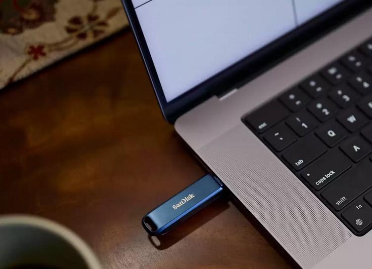 USB памет SanDisk Phone Drive for iPhone - 64GB, USB-C/Lightning