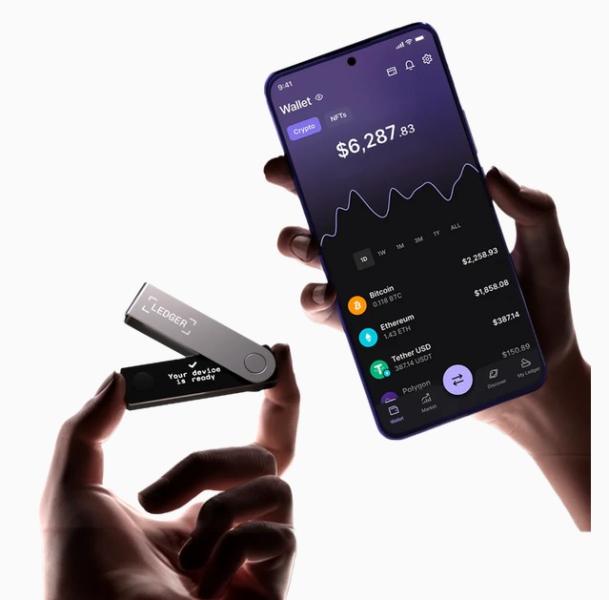 Крипто портфейл Ledger Nano X Onyx Black, Bluetooth, USB Type-C