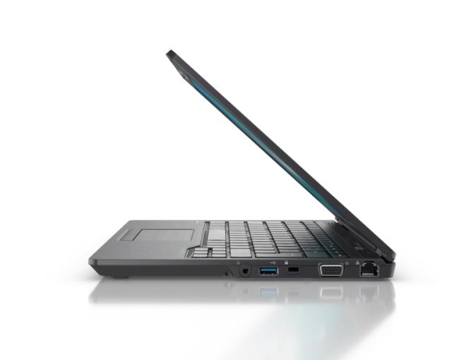 Лаптоп Fujitsu LIFEBOOK U7311, Intel Core i7-1165G7, 13.3" FHD AG, 16GB (8GB onboard + 8GB DDR4 3200MHz), SSD 512GB PCIe 3.0 NVMe M.2, FPR & SCR, 4cell 60Wh, IR-HD cam, Intel WiFi 6 AX201, BT5, Backlit Kbd, Win10 Pro(64)
