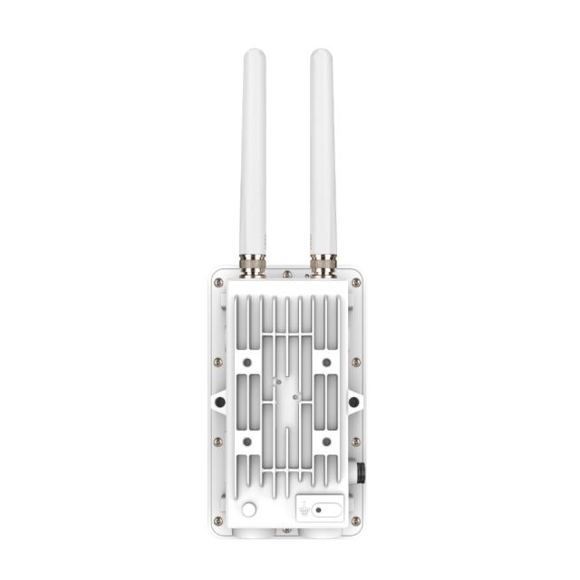 Аксес-пойнт D-Link Outdoor Industrial AC1200 Access Point