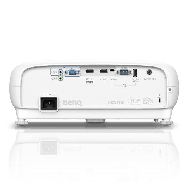 Мултимедиен проектор BenQ TK800M, Projector for Sports Fans, 4K HDR, DLP, 4K UHD (3840x2160), 10 000:1, 3000 ANSI Lumens, Zoom 1.1x, 96% Rec.709 Coverage, VGA, HDMI x2, USB Type A (1.5A), Audio In/Out, HDR10, Football & Sport Modes, Auto Keystone, 4.