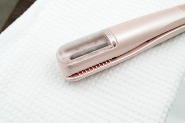 Преса за цъфтящи крайща HT 22 Split end trimmer, 2h operating time, Incl. cleaning brush and USB cable, Collection chamber, LED display, Transport lock