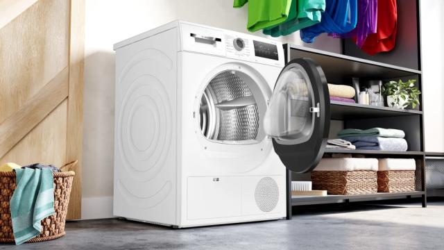 Сушилня Bosch WTH85220BY, SER4 Tumble dryer with heat pump 8kg A++ 65dB EasyClean, black-black grey door, drain kit acc. WTZ1110