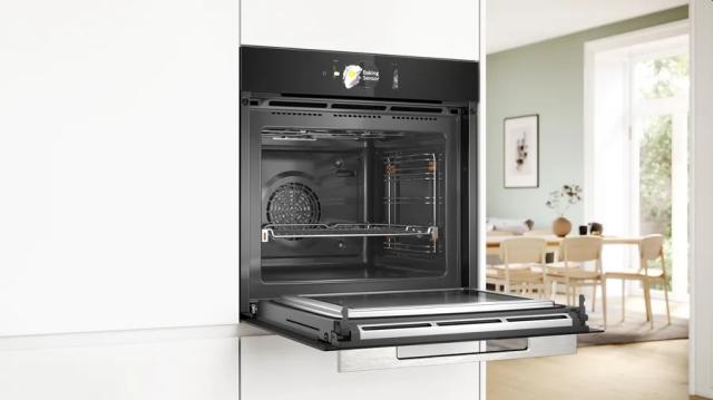 Фурна Bosch HMG778NB1 SER8; Semi-built-in, Combination oven with microwaves, 60 x 60 cm, 67 l, 4D Hotair, Hotair Gentle, Microwave Boost Function, Pyrolytic+Hydrolytic, Digital control ring, Black