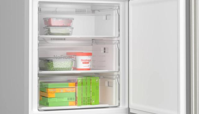 Хладилник Bosch KGN49AICT SER6; Free-standing fridge-freezer NoFrost, C, 203/70/67cm, 440l(311+129), 35dB, VitaFresh XXL, 0° drawer, Metal back wall with MultiAirflow, Stainless steel