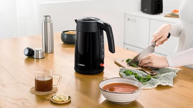 Електрическа кана Bosch TWK7L463, Kettle, 2400 W, 1.7 l, Black