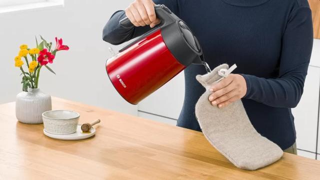 Електрическа кана Bosch TWK7L464, Kettle, 2400 W, 1.7 l, Red