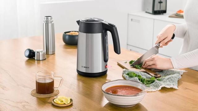 Електрическа кана Bosch TWK7L460, Kettle, 2000-2400 W, 1.7 l,  Cup indicator, Triple safety function, Stainless steel