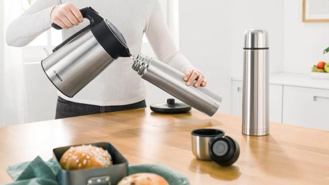 Електрическа кана Bosch TWK7L460, Kettle, 2000-2400 W, 1.7 l,  Cup indicator, Triple safety function, Stainless steel