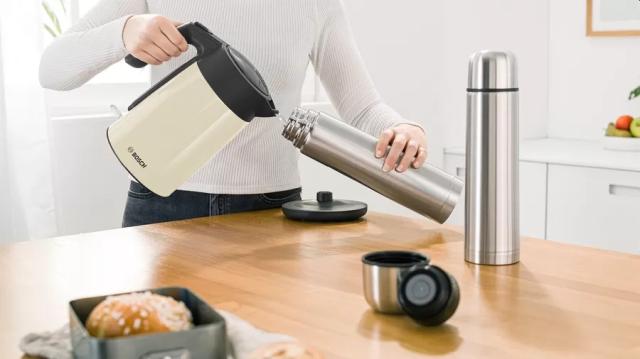 Електрическа кана Bosch TWK7L467, Kettle, 2000-2400 W, 1.7 l,  Cup indicator, Triple safety function, Beige