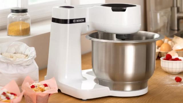 Кухненски робот Bosch MUMS2EW20, Kitchen machine, MUM Serie 2, 700 W, Large 3.8L stainless steel bowl, 3D PlanetaryMixing, 4 speeds, Pastry set, 3 discs, TR blender 1.25 l, White