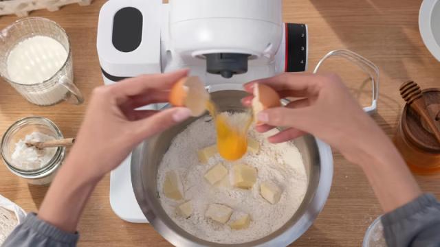 Кухненски робот Bosch MUMS2EW20, Kitchen machine, MUM Serie 2, 700 W, Large 3.8L stainless steel bowl, 3D PlanetaryMixing, 4 speeds, Pastry set, 3 discs, TR blender 1.25 l, White