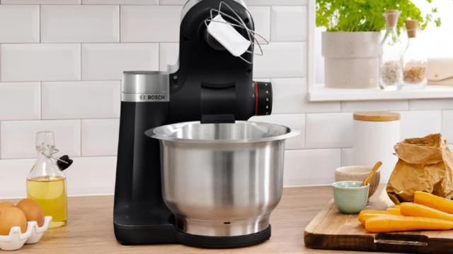 Кухненски робот Bosch MUMS2VM40, Kitchen machine, MUM Serie 2, 900 W, 3.8L stainless steel bowl, 3D PlanetaryMixing, 7 speeds, Pastry set, 3 discs, Meat grinder, TR blender 1.25 l, Citrus press, Transparent lid with filling hole, Black-Silver