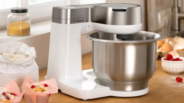 Кухненски робот Bosch MUMS2VS30, Kitchen machine, MUM Serie 2, 900 W, 3.8L stainless steel bowl, 3D PlanetaryMixing, 7 speeds, Pastry set, 3 discs, Meat grinder, TR blender 1.25 l, Transparent lid with filling hole, White-Silver