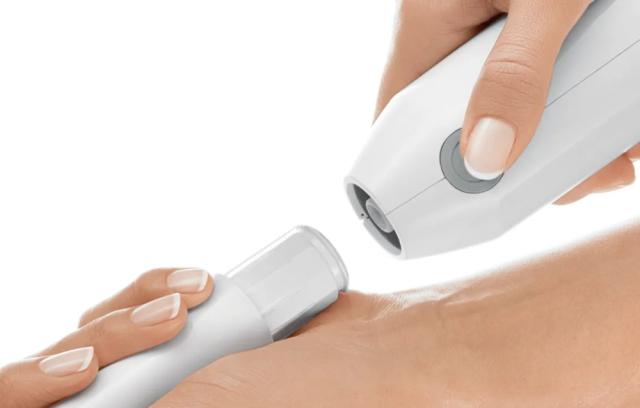 Пасатор Bosch MSM66050, Hand blender, 600 W, 12 speed settings, turbo button, QuattroBlade, Plastic mix foot, mini chopper, whisk attachment, white