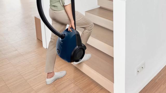 Прахосмукачка Bosch BGLS2BU2, Vacuum cleaner with bag Blue, Series 4