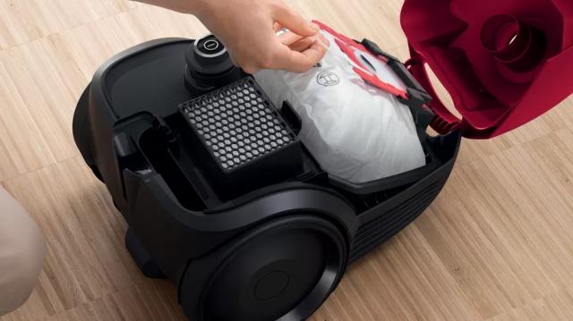 Прахосмукачка Bosch BGBS2RD1H, Vacuum cleaner with bag 3.5 l, Series 2, 600W, 80 dB(A), red