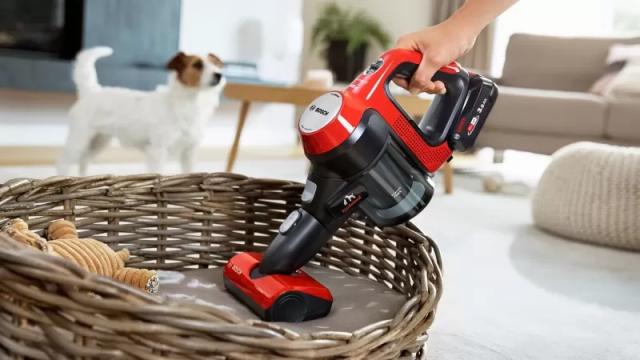 Прахосмукачка Bosch BBS711ANM, Cordless Handstick Vacuum Cleaner, Unlimited 7 ProAnimal, TurboSpin motor, 82 dB(A), 3.0 Ah battery, 18.0V, AllFloor ProAnimal Brush with LED, Red