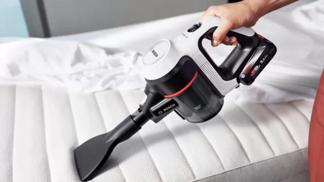 Прахосмукачка Bosch BBS711W, Cordless Handstick Vacuum Cleaner, Unlimited 7, TurboSpin motor, 82 dB(A), 3.0 Ah battery, 18.0V, AllFloor DynamicPower Brush with LED, White