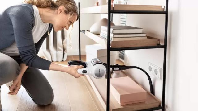Прахосмукачка Bosch BBS711W, Cordless Handstick Vacuum Cleaner, Unlimited 7, TurboSpin motor, 82 dB(A), 3.0 Ah battery, 18.0V, AllFloor DynamicPower Brush with LED, White