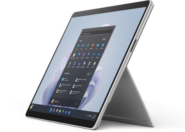 Лаптоп Microsoft Surface PRO 9, Intel Core i7-1255U, 13" (2880 x 1920) PixelSense Flow Display, Intel Iris Xe Graphics, 16GB RAM, 512GB SSD, Windows 11 Home, Platinum
