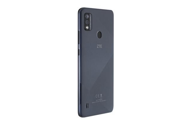 Мобилен телефон ZTE A51 4G, Gray, 6.52", IPS HD+ 1600x720, 2GB+32GB, Unisoc T606  Octa Core up to 1.6Ghz,  Camera 13MP+2MP/5MP, WiFi 802.11 b/g/n, BT 4.2, FPT, 3200 mAh, USB-C Type-C, 3.5 mm earjack, Dual Sim/Mirco SD combo, Android 11 Go