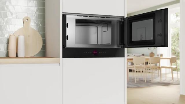 Микровълнова печка Bosch BFR7221B1, SER8 Built-in microwave, 900W, 21l, AutoPilot 7, Digital control ring, TFT touch display, black