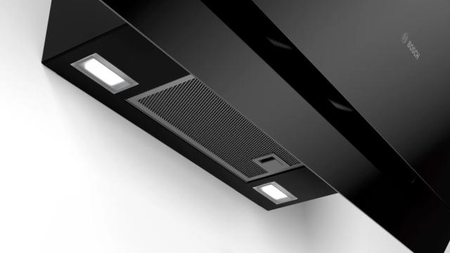 Аспиратор Bosch DWK87CM60 SER4; Comfort; Inclined hood 80cm B, black glass, max 680 m3/h, 56 dB