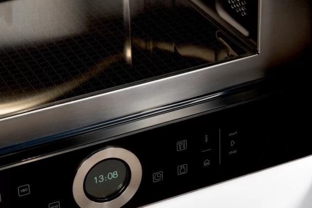 Микровълнова печка Bosch BFR634GB1 Built-in microwave, 21l, AutoPilot 7, LED light, right hinge, 2,5“-TFT, black