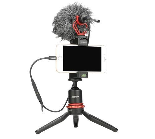 Адаптер BOYA 3.5mm TRRS женски към Lightning мъжки